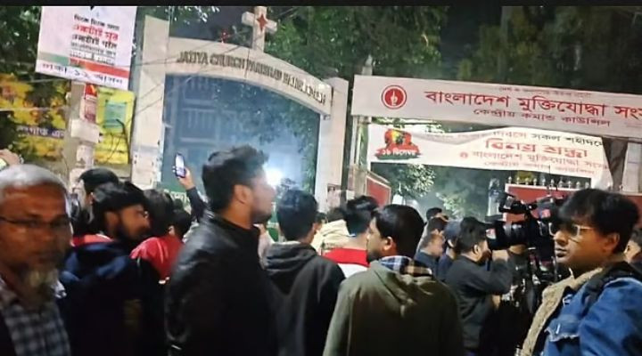 মগবাজারে ককটেল বিস্ফোরণে যুবক নিহত